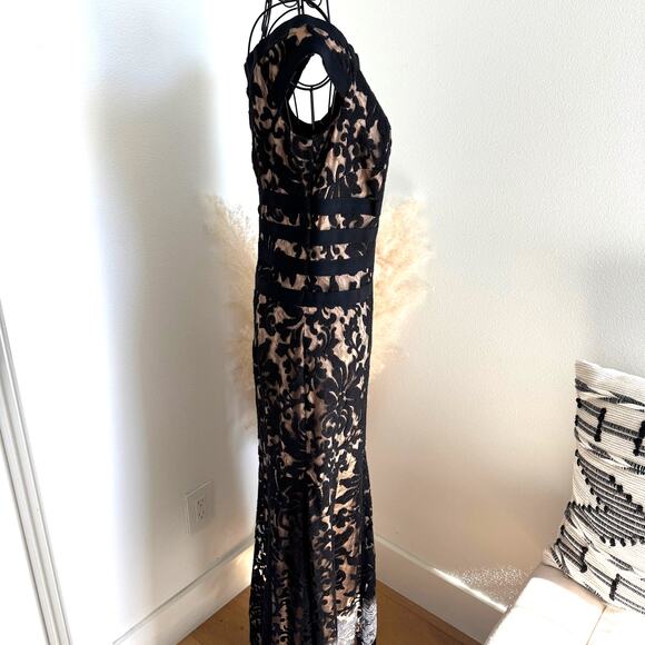Tadashi Shoji Textured Black Lace Mermaid Gown- Nude Lining 4 Petite- Formal - Picture 7 of 11